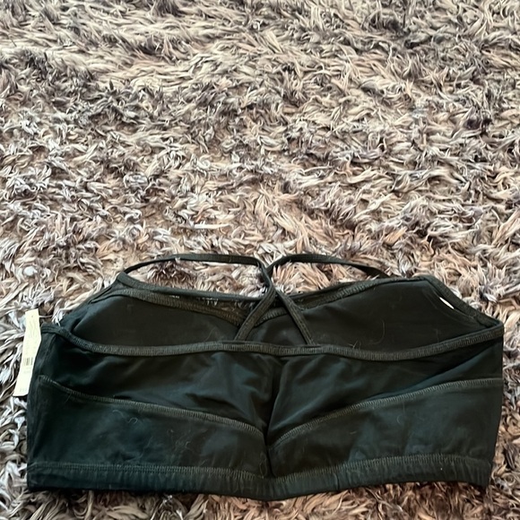 New York and Company size XL sports bra with padding and mesh back. - Picture 2 of 5